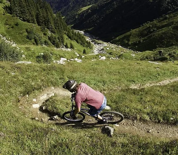 南赫亚拉青年旅馆 *